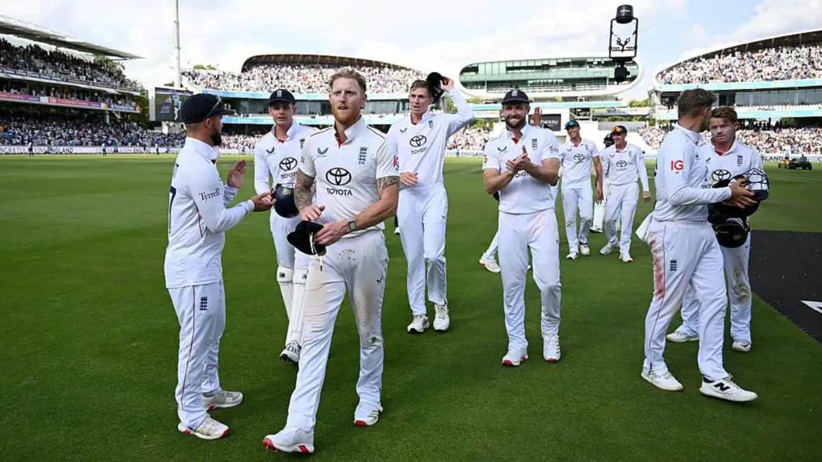 Ben Stokes leading England team talk urging players not to be afraid of Australia ahead of first Ashes Test Perth Stadium November 2025