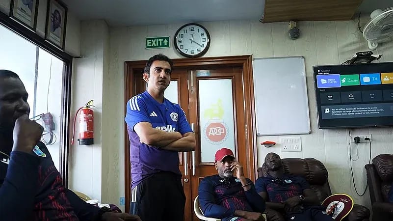 "World Cricket Needs West Indies": Darren Sammy Thanks Gautam Gambhir for Inspiring Dressing Room Speech India head coach Gautam Gambhir delivering heartfelt speech in West Indies dressing room at Arun Jaitley Stadium after India's 2-0 Test series victory, invited by West Indies coach Darren Sammy
