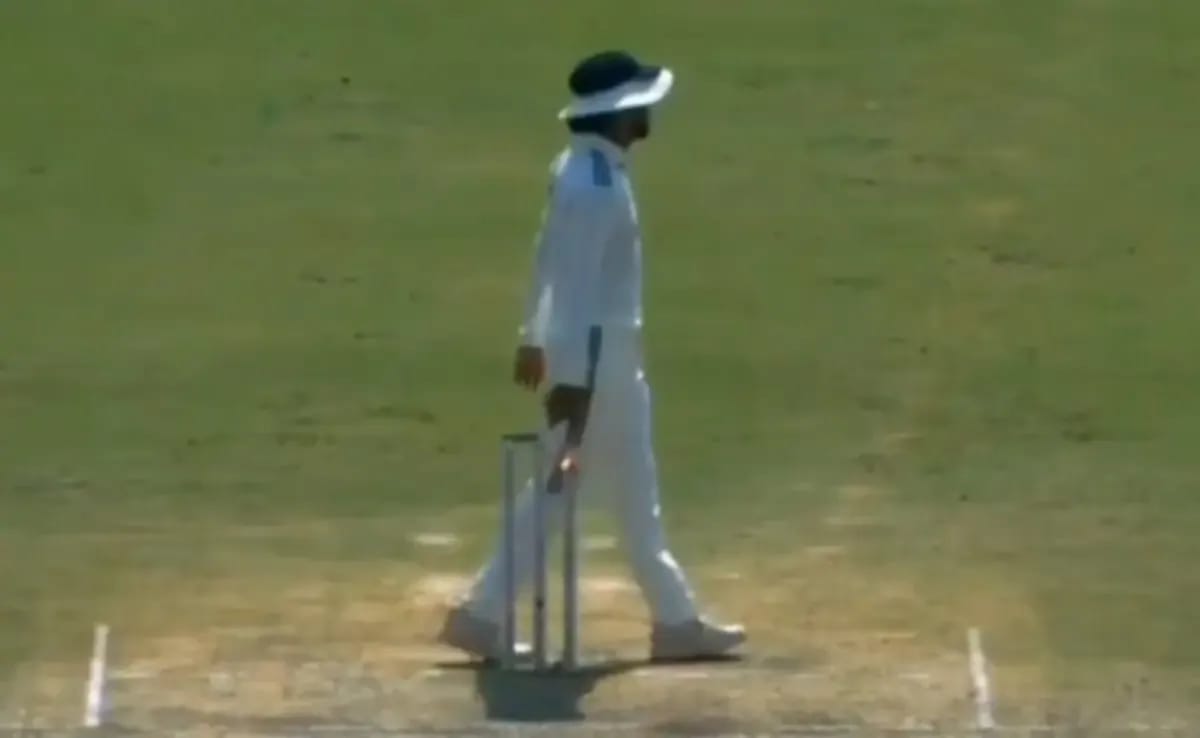 KL Rahul at the stumps during India vs West Indies 2nd Test in Delhi on October 12, 2025, where he prematurely removed the bails after the 71st over causing confusion as players thought lunch had been called, before umpire Richard Illingworth called them back to complete one final over with Ravindra Jadeja bowling.