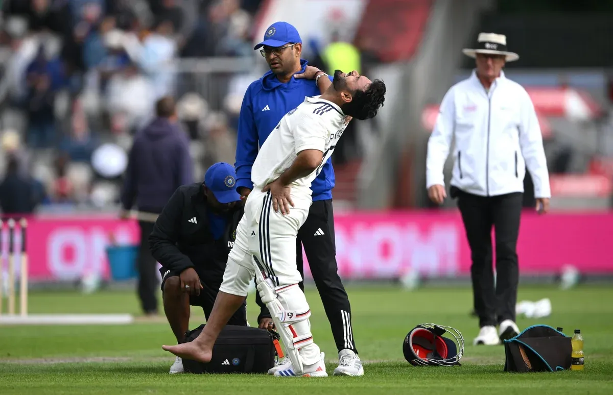 Rishab Pant Injured during manchester test Rishab Pant Injured during manchester test