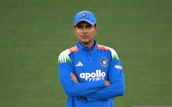 "Baffled": Shubman Gill Questioned Over Arshdeep Singh’s Bowling Role in 1st ODI Against Australia India captain Shubman Gill comes under scrutiny for his bowling decisions after underutilizing pacer Arshdeep Singh, who took an early wicket but bowled only two overs in the 1st ODI against Australia in Perth.