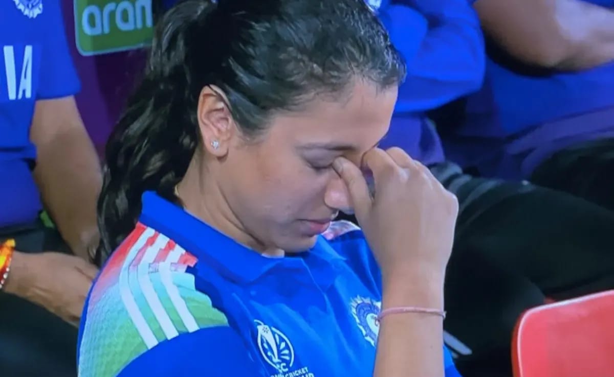 Smriti Mandhana Takes Responsibility for India’s Narrow Loss Against England in Women’s World Cup Smriti Mandhana taking responsibility after India’s four-run defeat to England in the ICC Women’s World Cup 2025 at Indore, showing maturity and leadership.