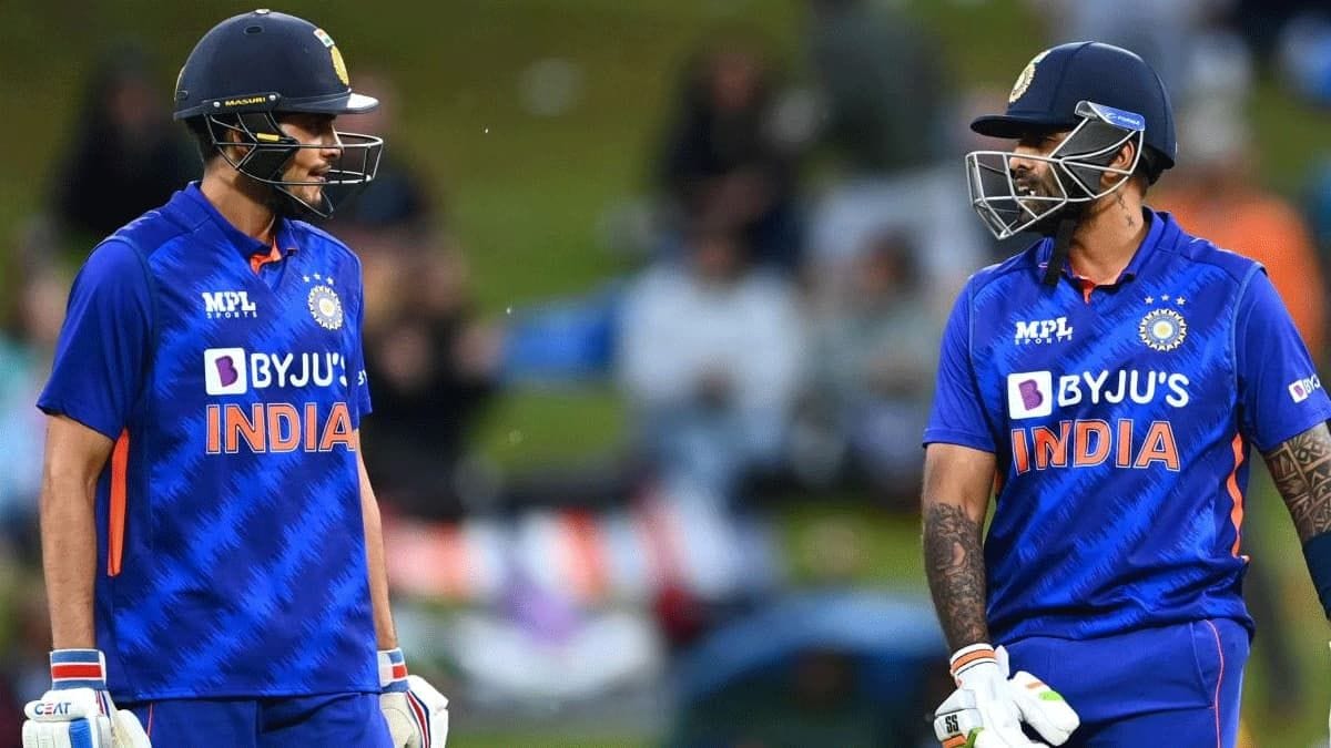 Clouds Over SKY (Surya Kumar Yadav)? Big Gill Warning Before Asia Cup Surya Kumar Yadav and Shubman Gill talking to each other while batting for India in an international match,