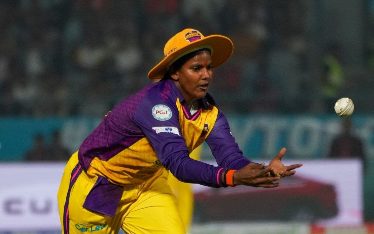 Shocking Releases: Deepti Sharma and Laura Wolvaardt Among World Cup Stars Dropped in WPL 2026 Retentions WPL 2026 retention announcements showing Deepti Sharma and Laura Wolvaardt released by UP Warriorz and Gujarat Giants, while Harmanpreet Kaur and Smriti Mandhana retained by Mumbai Indians and Royal Challengers Bengaluru respectively.